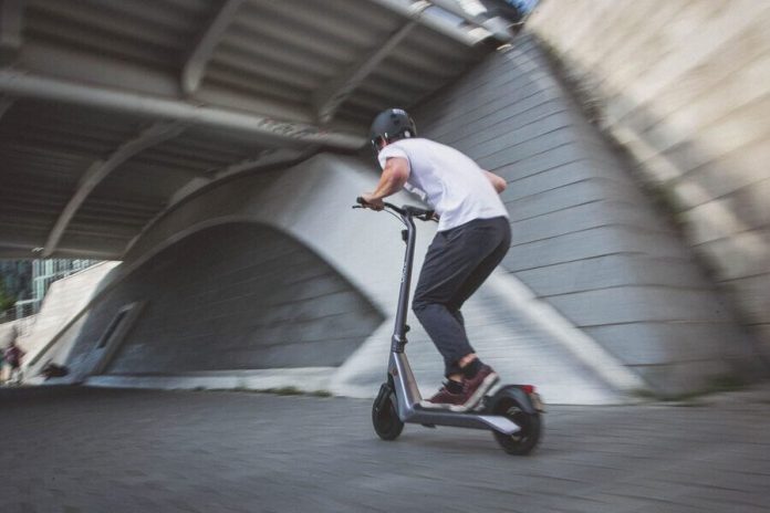 Comment débrider une trottinette électrique