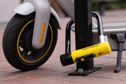 Comment attacher sa trottinette électrique