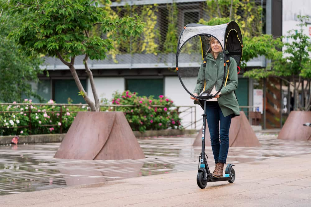 Peut-on Rouler en Trottinette Électrique Sous la Pluie